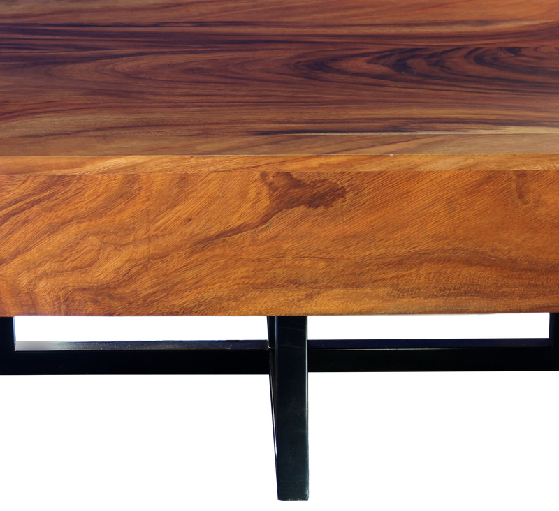 Toma agrandada con detalles de mesa de centro Tajumulco en conacaste